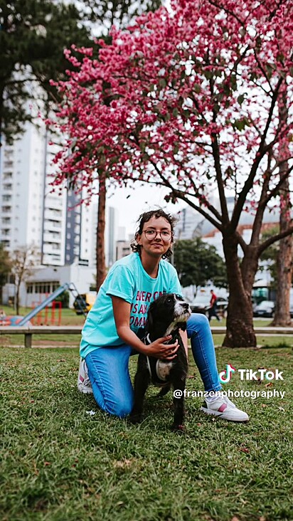Ricardo was invited by Special Dog to take photos of mixed-breed dogs with their owners.